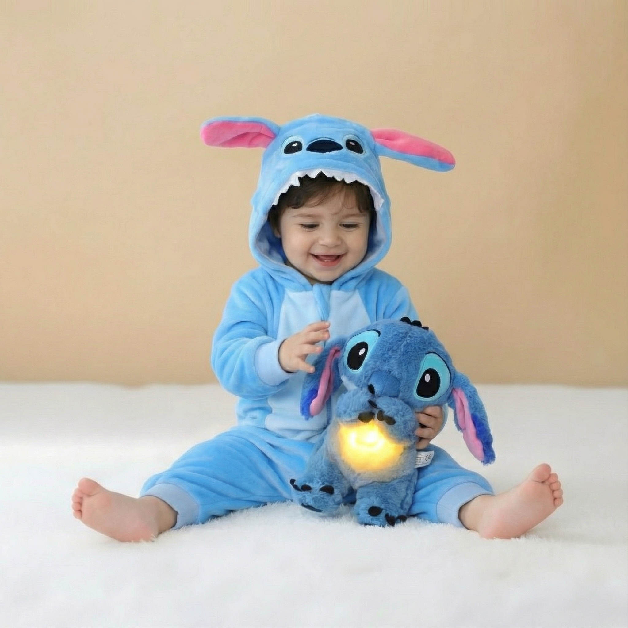 בובת סטיץ עם אור