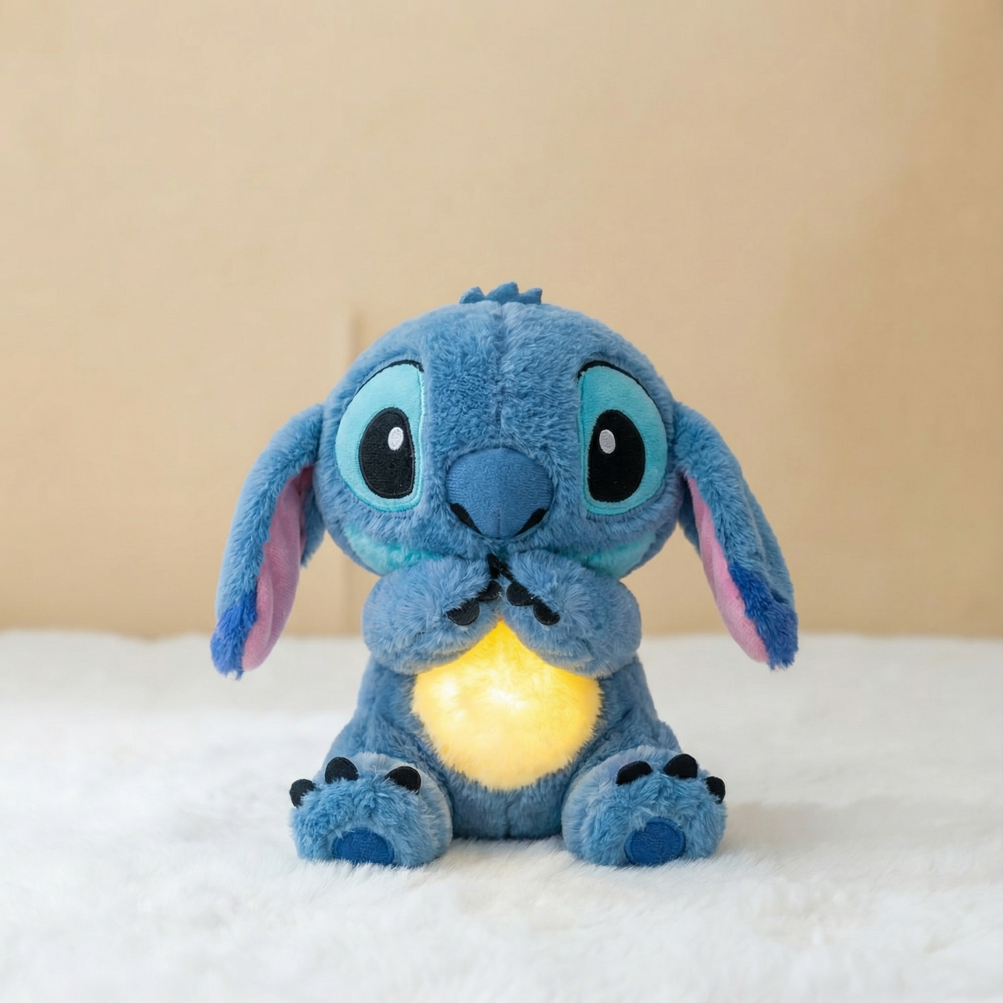 בובת סטיץ עם אור