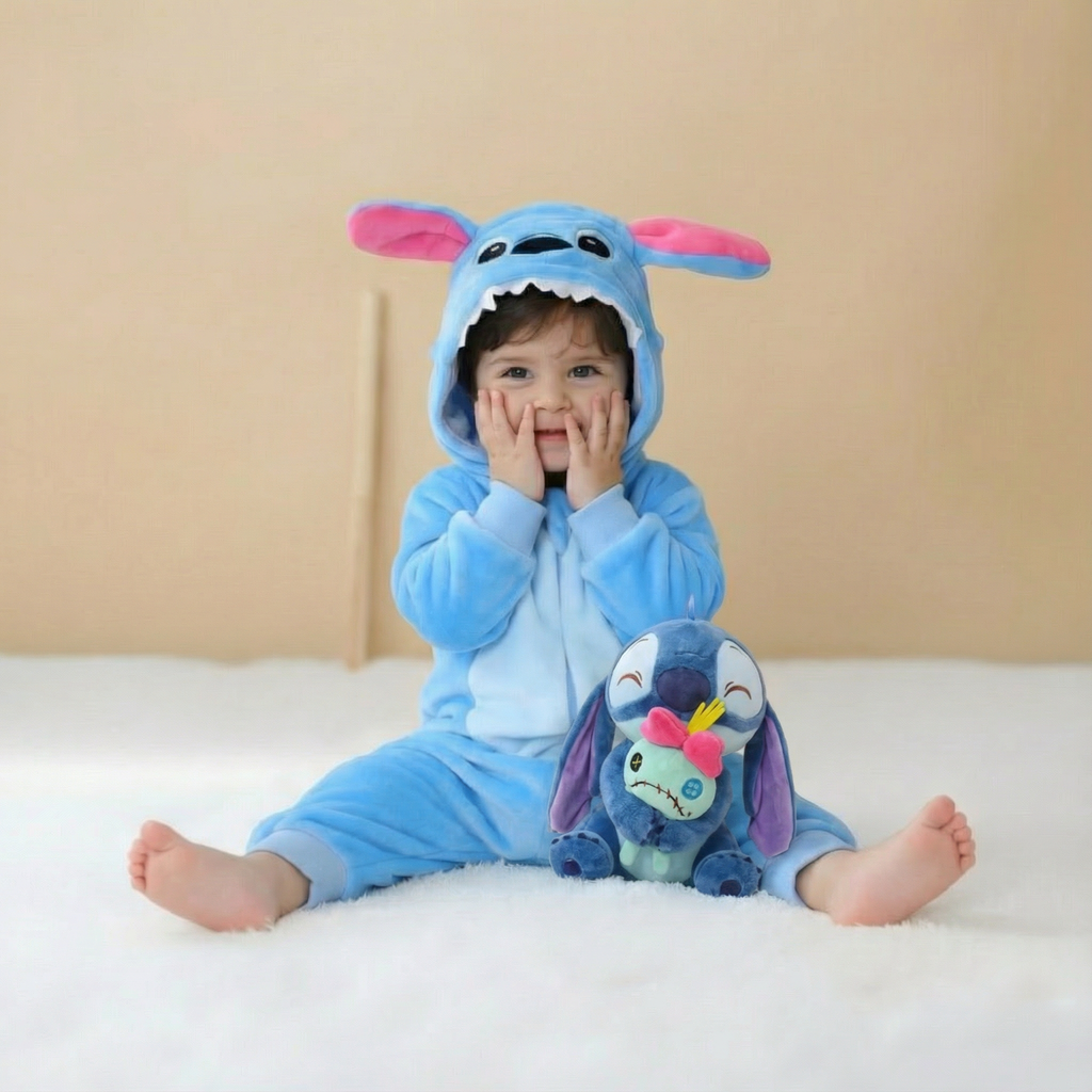 בובת סטיץ מחבקת